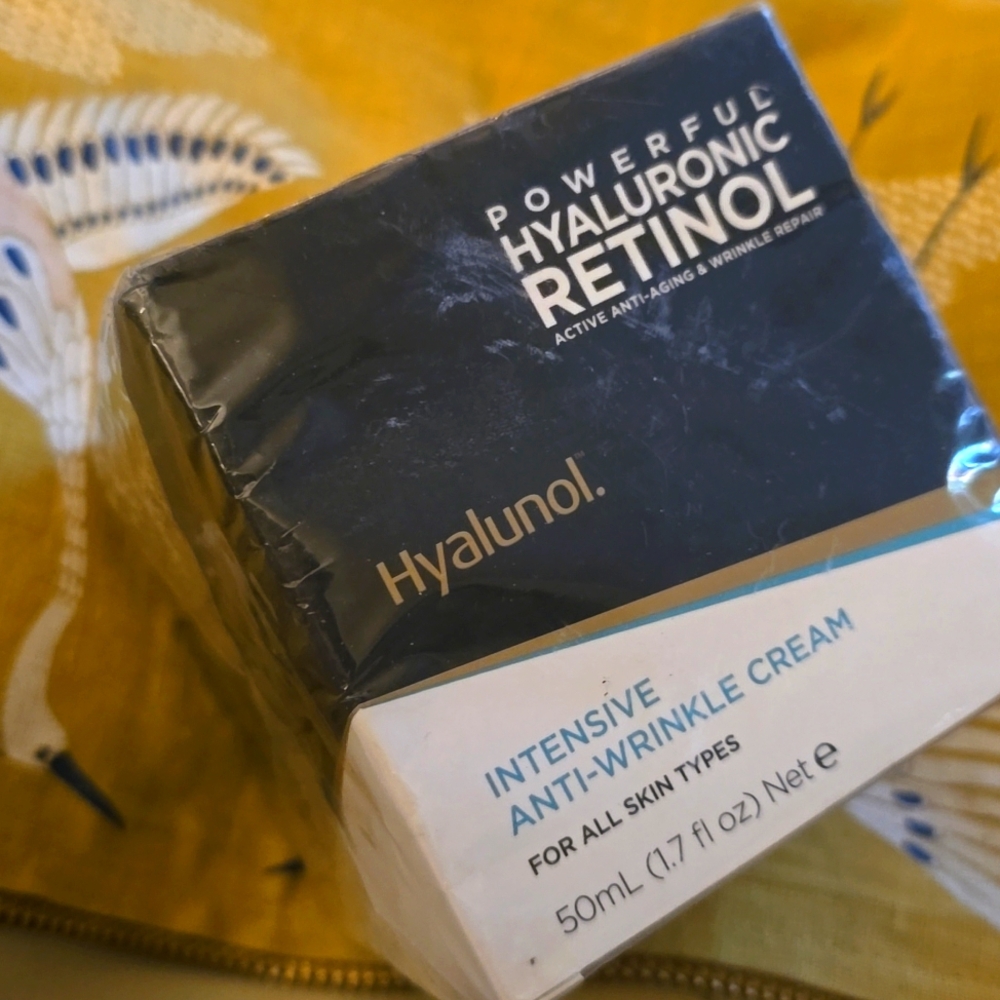 Frulatte Hyalunol Anti Wrinkle Cream with Retinol NEW 1.7 OZ - Picture 2 of 4